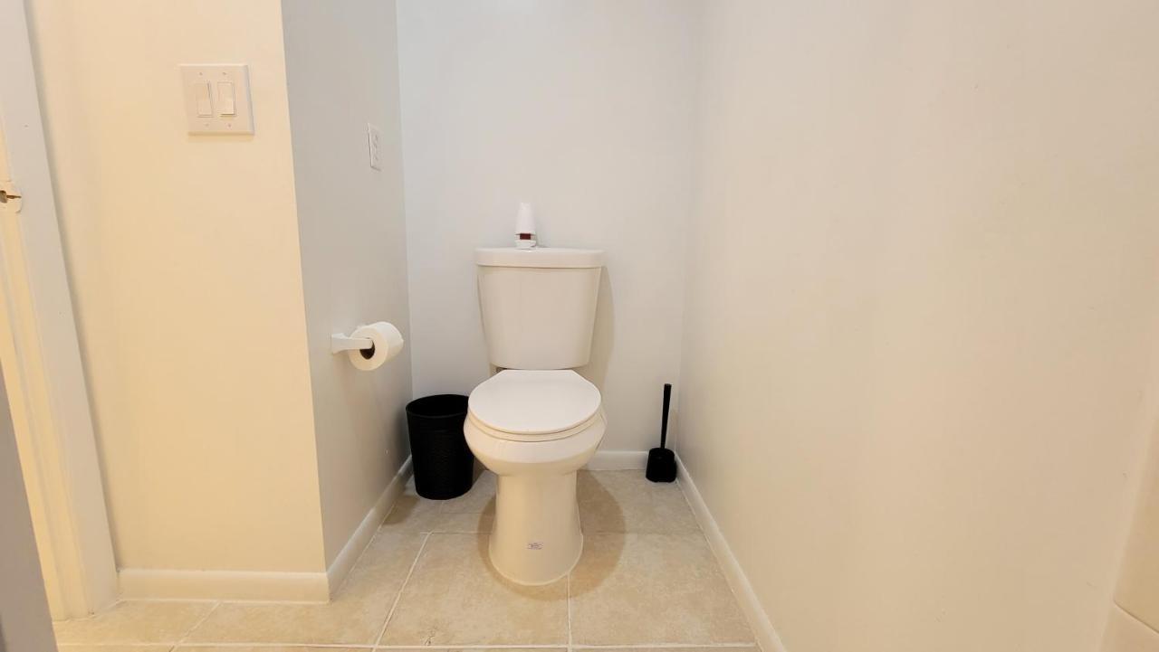 Beautiful Townhouse 2 Bedrooms 1 And A Half Bathrooms Next To Butler Plaza 1 Mile To Uf Gainesville Exterior photo